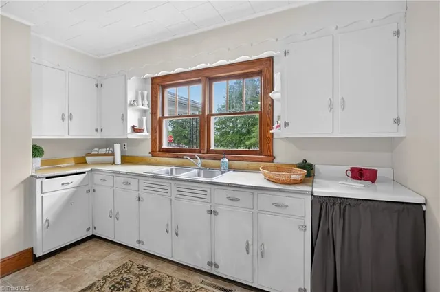 $845 | 110 Cardinal Road, Madison, NC 27025