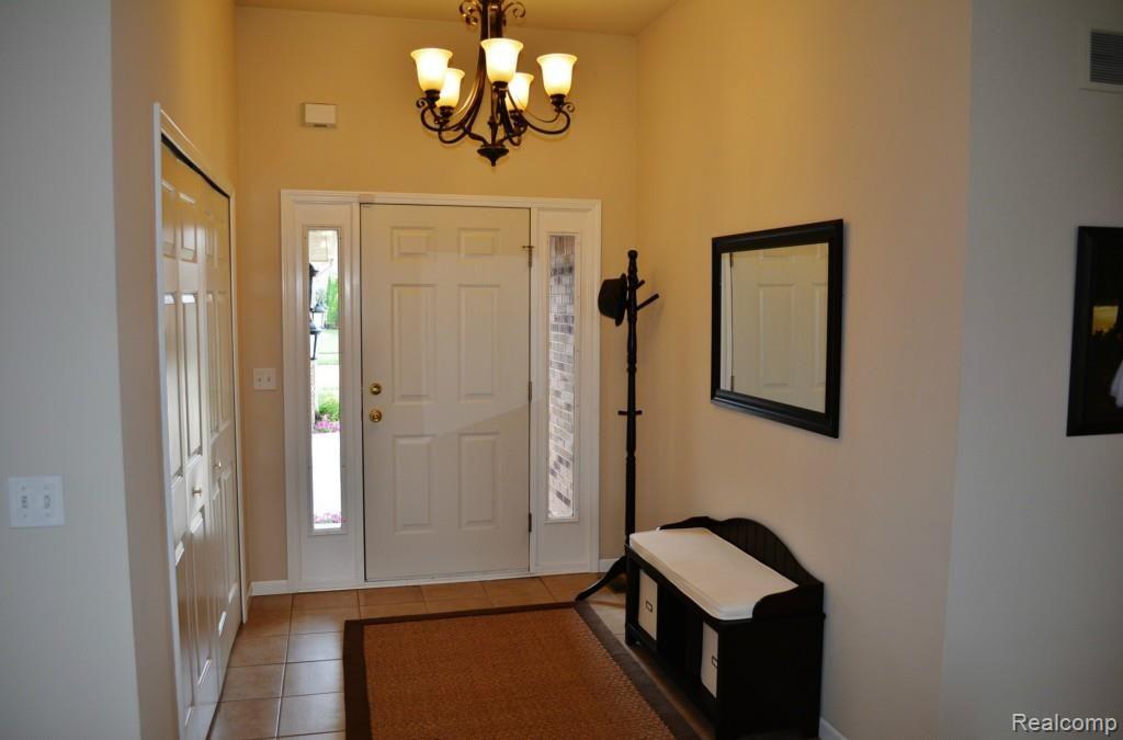 21409 Raintree Drive Macomb, MI 48044 - Photo 14 of 30 1 (9).jpg