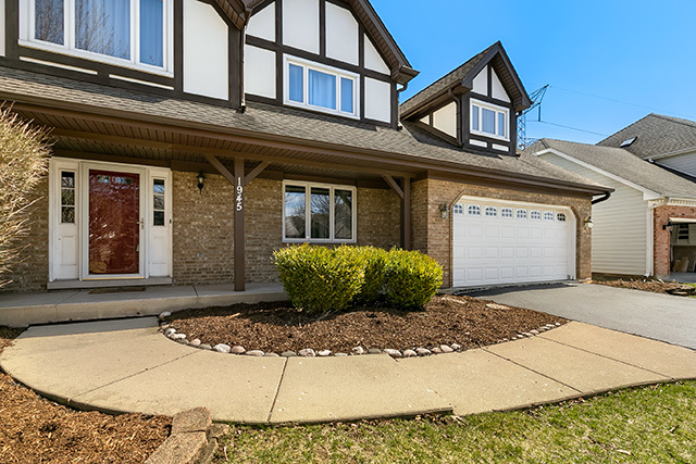 1945 Slippery Rock Road Naperville, IL 60565 - Photo 2 of 35