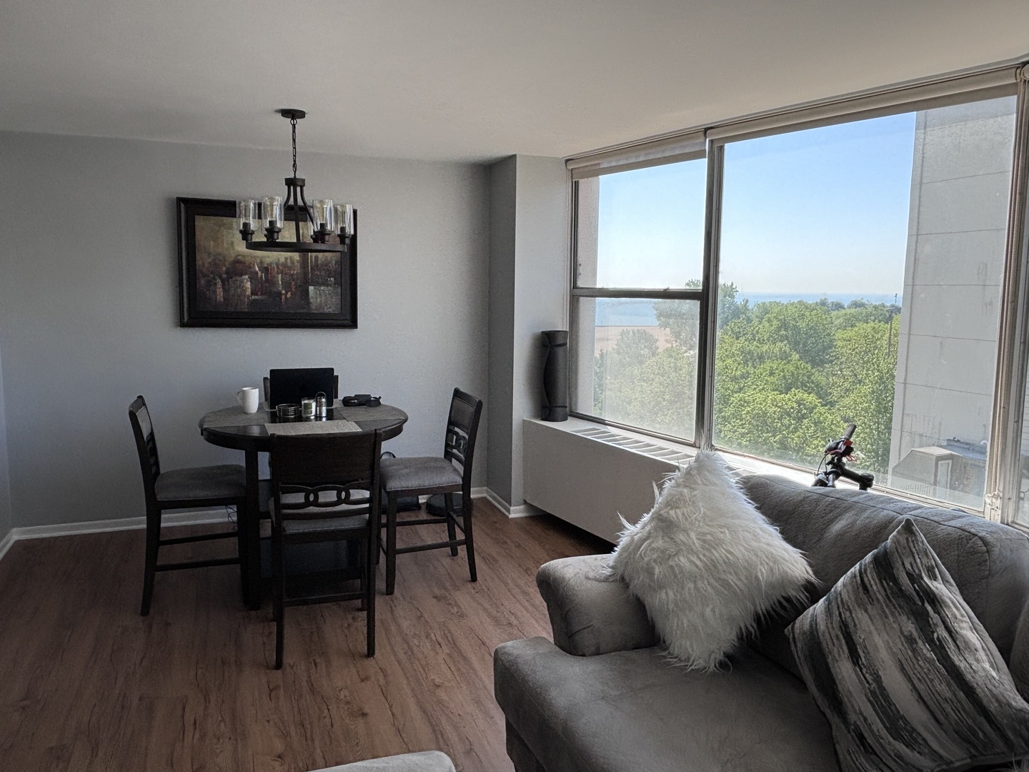 5757 North Sheridan Road, Unit 7D Chicago, IL 60660 - Photo 3 of 20 Gallery Image 3