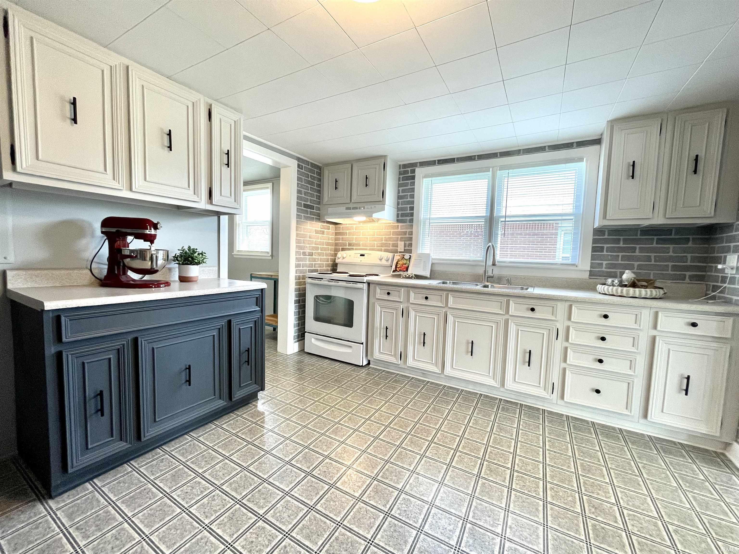 416 North Claypool Road Muncie, IN 47303 - Photo 4 of 25