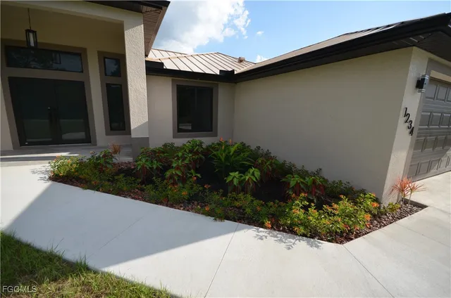 $2,600 | 1234 Bermar Street, Fort Myers, FL 33913