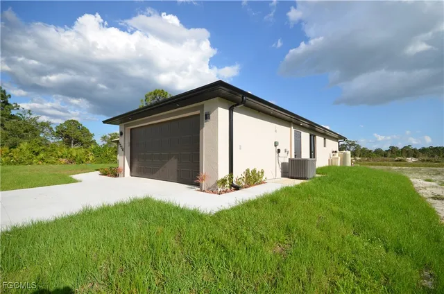 $2,600 | 1234 Bermar Street, Fort Myers, FL 33913