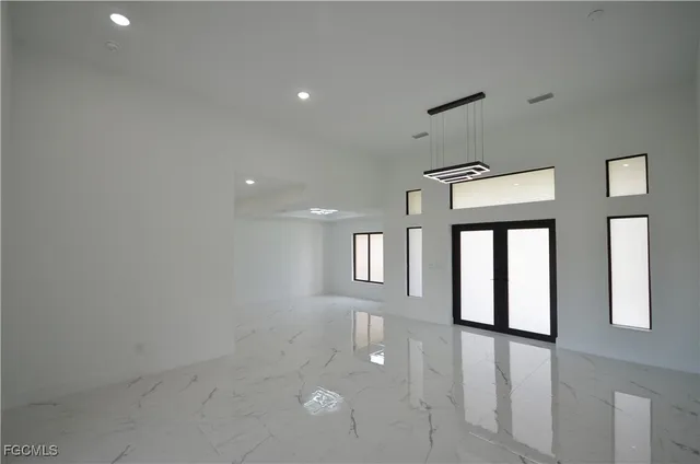 $2,600 | 1234 Bermar Street, Fort Myers, FL 33913