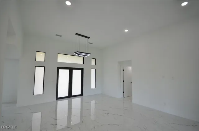 $2,600 | 1234 Bermar Street, Fort Myers, FL 33913