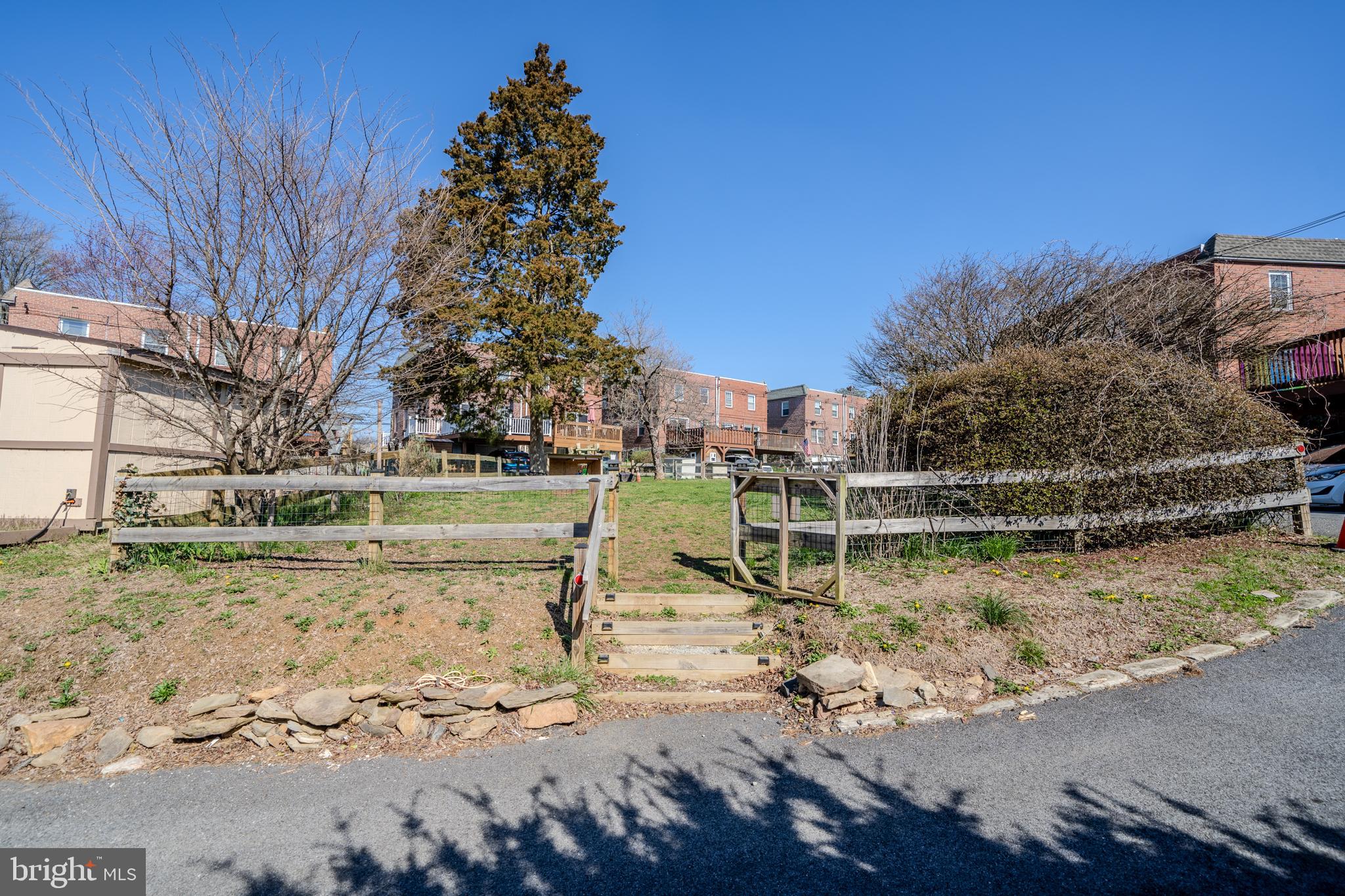 14 West Ridge Road Media, PA 19063 - Photo 29 of 33 Fenced-In Back Yard