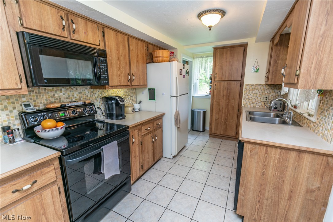2875 Hamlin Road Medina, OH 44256 - Photo 3 of 35