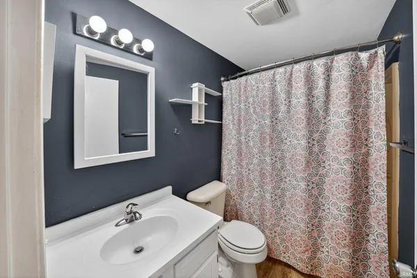 $200,000 | 9857 North Skyline Drive, Syracuse, IN 46567