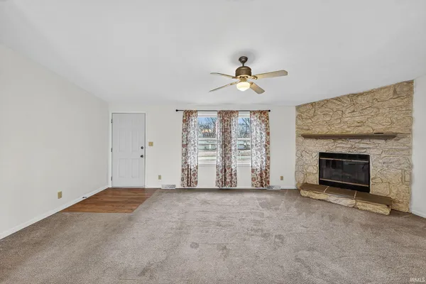 $200,000 | 9857 North Skyline Drive, Syracuse, IN 46567