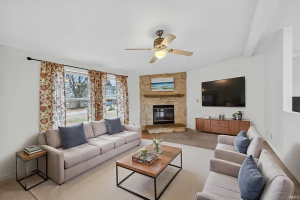 $200,000 | 9857 North Skyline Drive, Syracuse, IN 46567