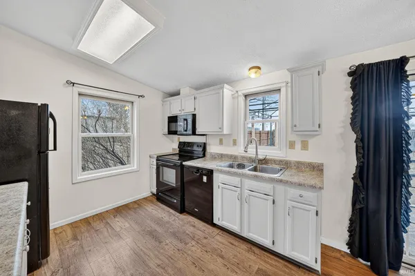 $200,000 | 9857 North Skyline Drive, Syracuse, IN 46567