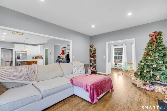 $539,900 | 40 Wiegert Way, Bristol, CT 06010