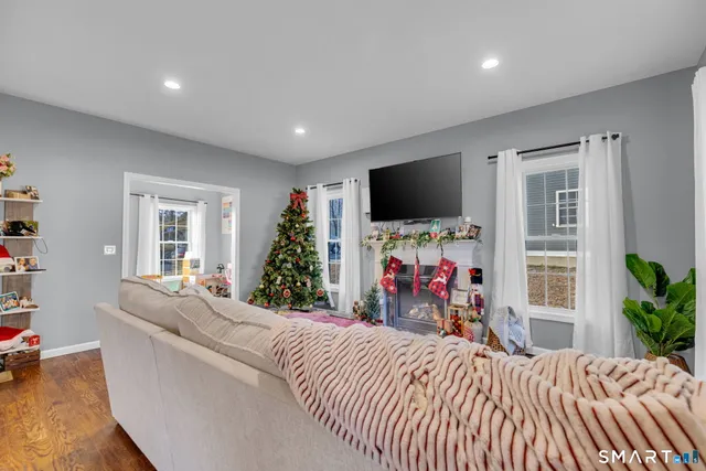 $539,900 | 40 Wiegert Way, Bristol, CT 06010