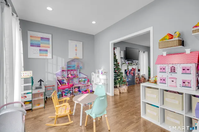 $539,900 | 40 Wiegert Way, Bristol, CT 06010