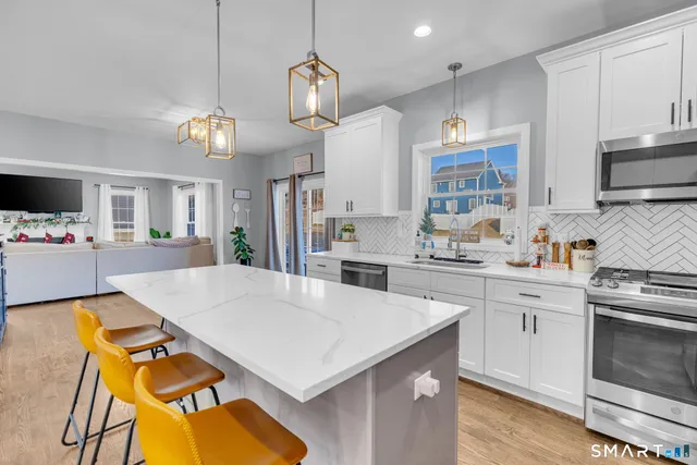 $539,900 | 40 Wiegert Way, Bristol, CT 06010