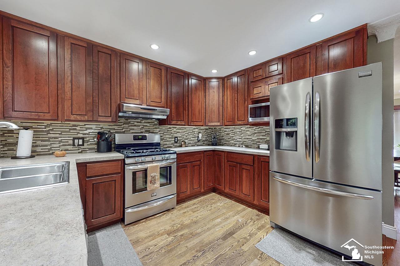 12599 Wabash Road Milan, MI 48160 - Photo 4 of 46