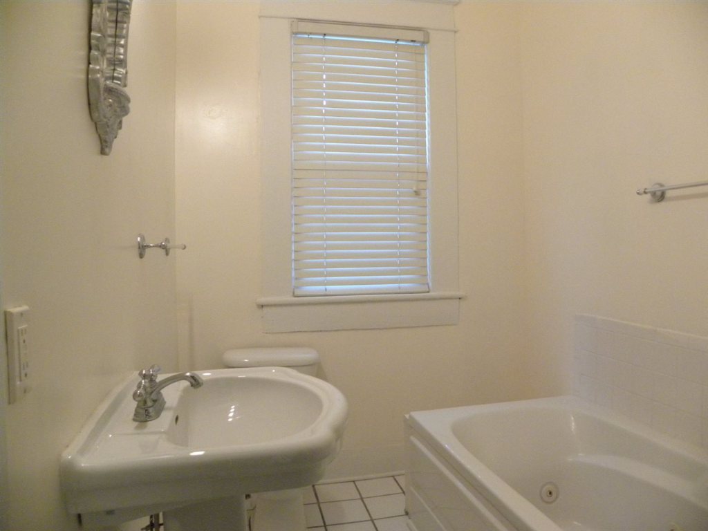 203 Crayton Street Anderson, SC 29621 - Photo 9 of 20