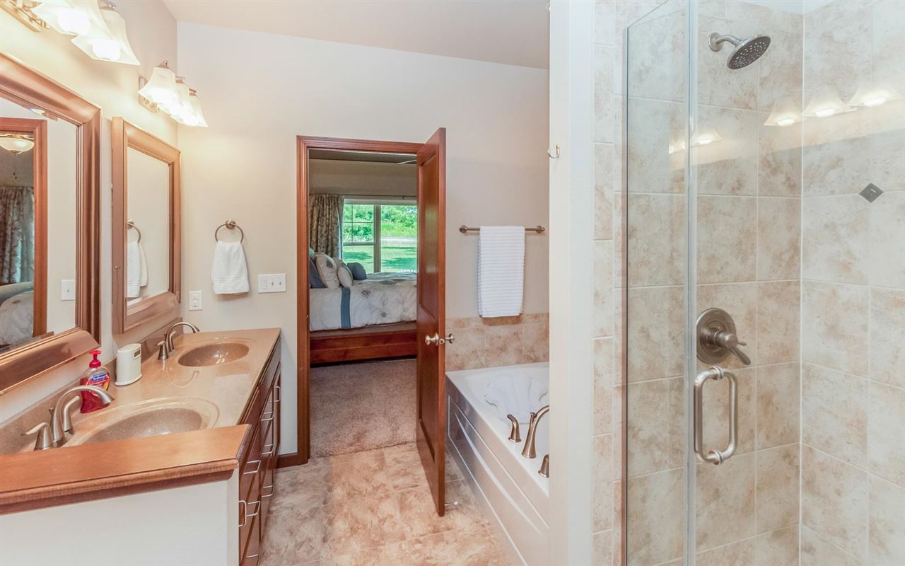 2911 Caspian Road Hiawatha, IA 52233 - Photo 14 of 21 Gallery Image 14