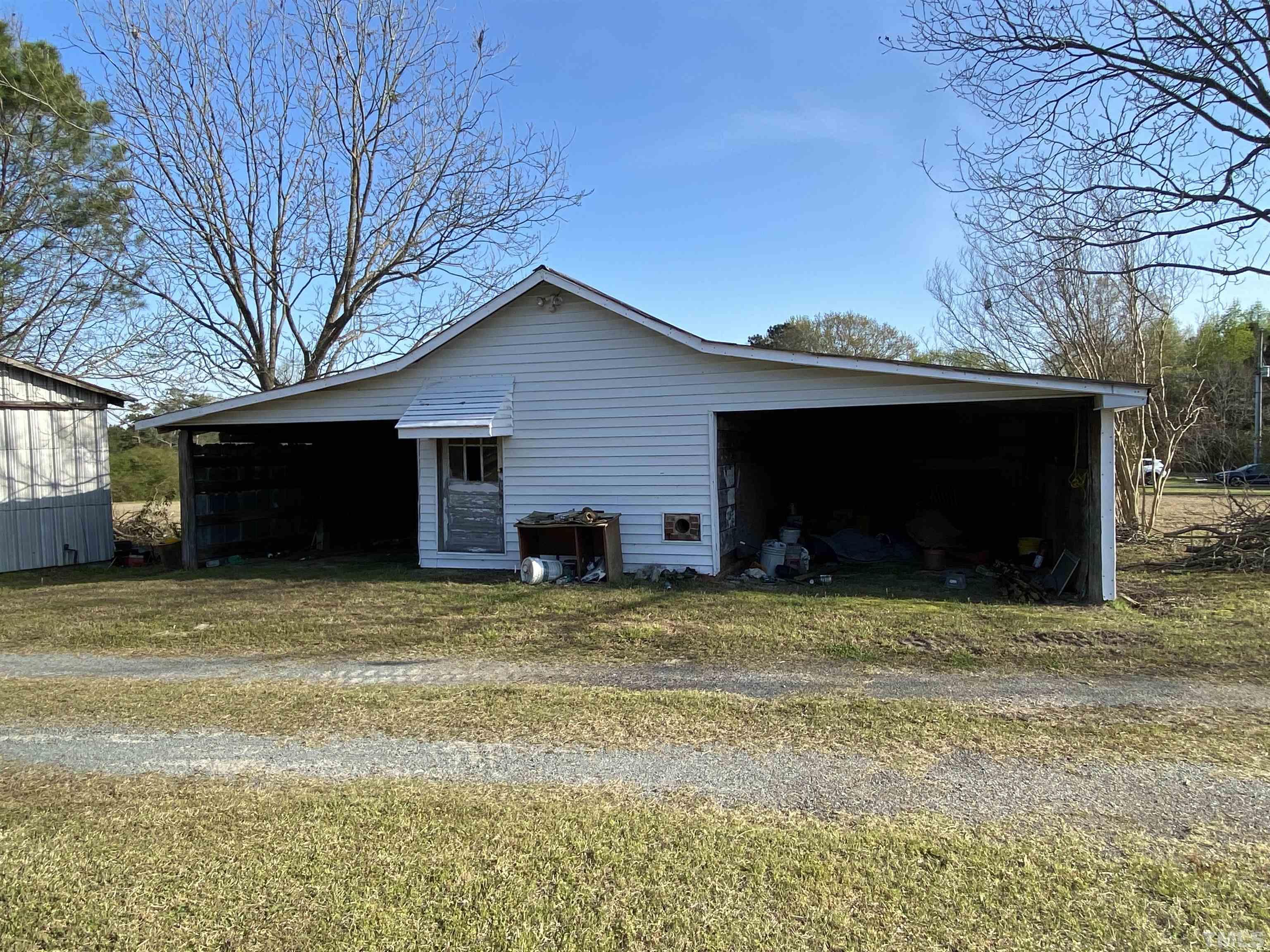569 Smith Road Smithfield, NC 27577 - Photo 19 of 46 Gallery Image 19