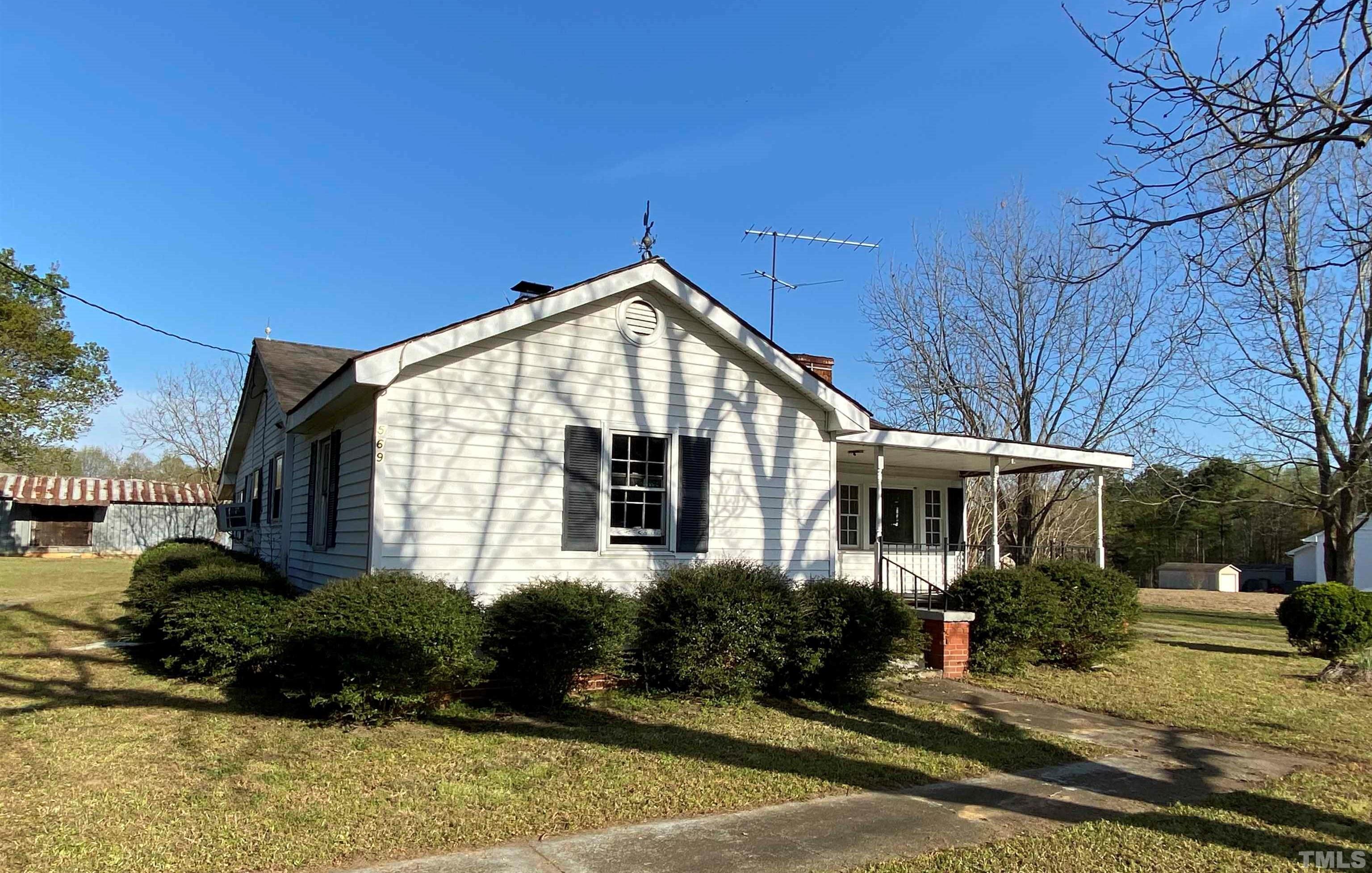569 Smith Road Smithfield, NC 27577 - Photo 3 of 46 Gallery Image 3