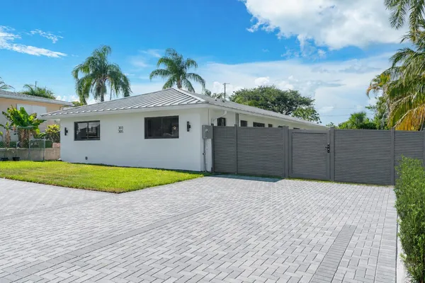 $3,450 | 303 De Carie Street, Unit 303, Delray Beach, FL 33444
