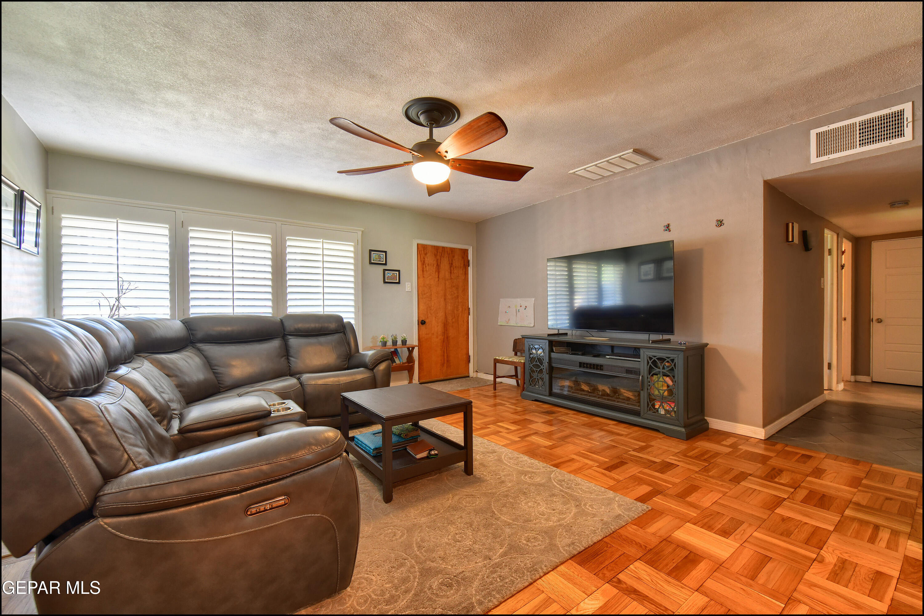 5316 Garry Owen Road El Paso, TX 79903 - Photo 9 of 38 09