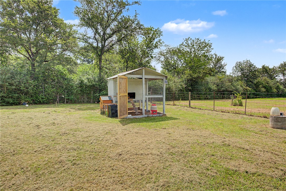 39595 Bosque Road Hempstead, TX 77445 - Photo 28 of 32