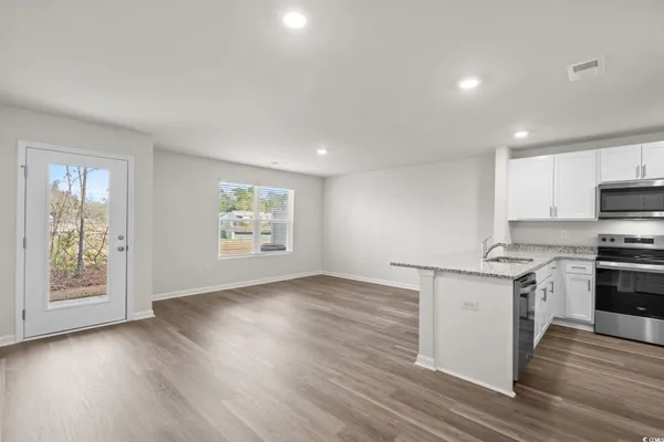 $1,700 | 608 Golden Resin Road, Conway, SC 29526