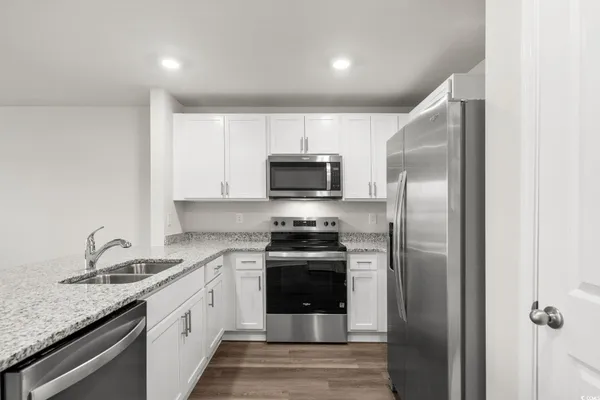 $1,700 | 608 Golden Resin Road, Conway, SC 29526