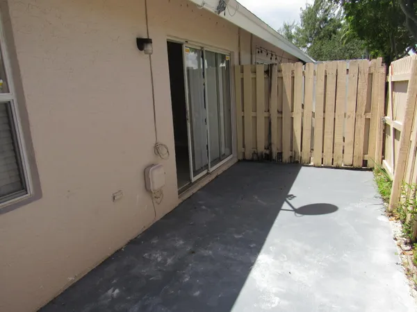 $2,300 | 5203 Glencove Lane, Unit 5203, West Palm Beach, FL 33415