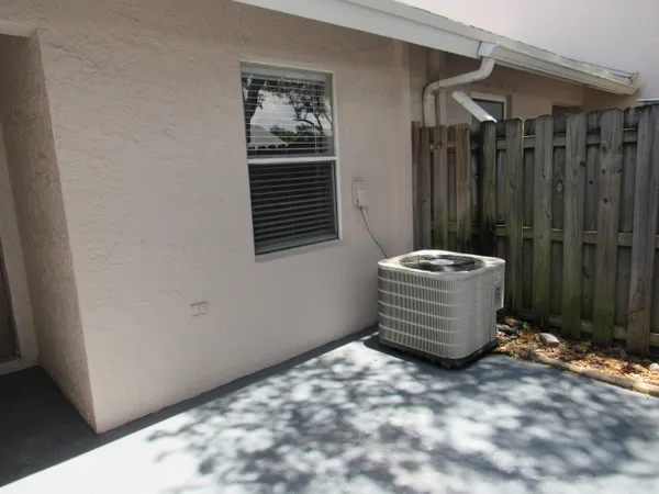 $2,300 | 5203 Glencove Lane, Unit 5203, West Palm Beach, FL 33415