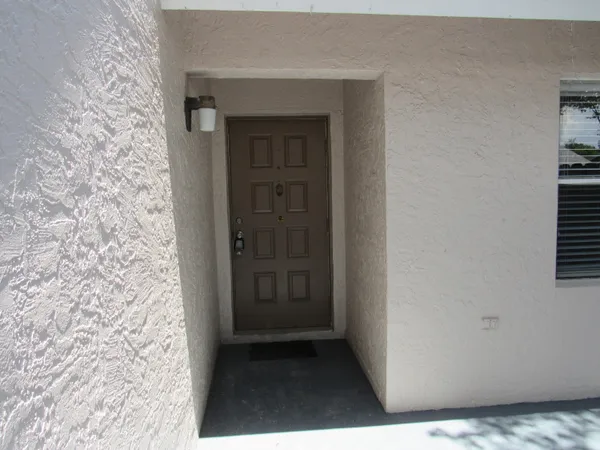 $2,300 | 5203 Glencove Lane, Unit 5203, West Palm Beach, FL 33415