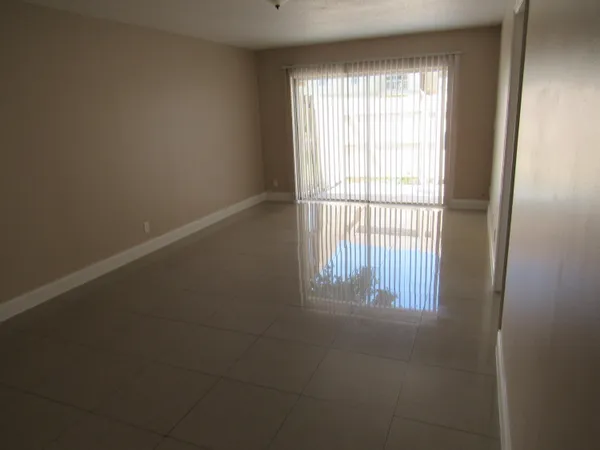 $2,300 | 5203 Glencove Lane, Unit 5203, West Palm Beach, FL 33415