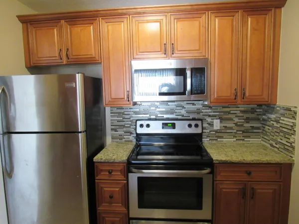 $2,300 | 5203 Glencove Lane, Unit 5203, West Palm Beach, FL 33415