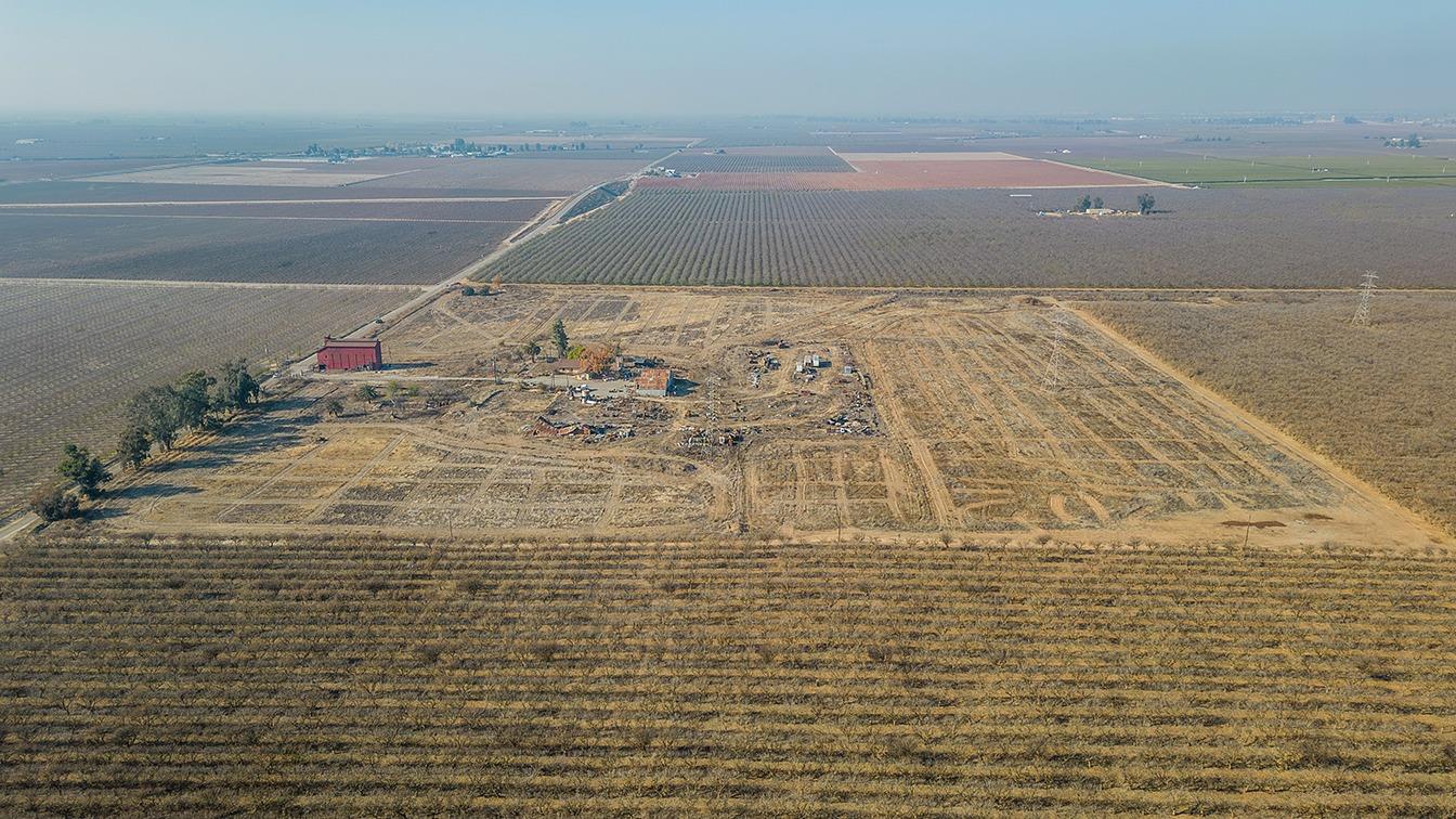 32015 Ave 10 Madera, CA 93636 - Photo 17 of 24 a view of water heater