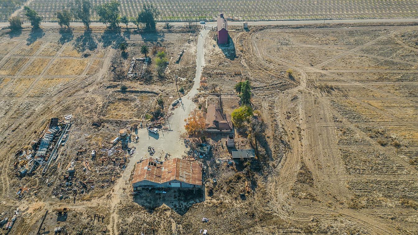 32015 Ave 10 Madera, CA 93636 - Photo 23 of 24 a bathroom with a shower