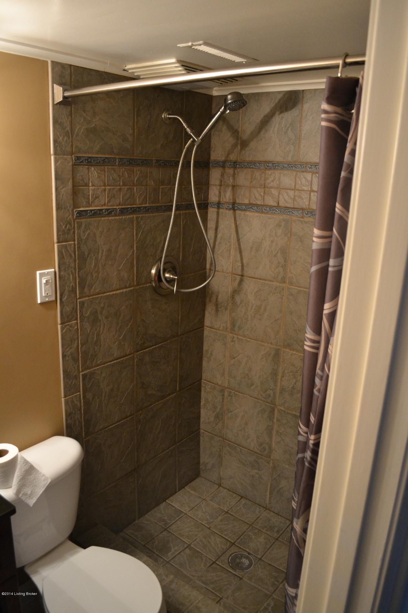 2907 Sheldon Road Louisville, KY 40218 - Photo 18 of 22 DSC_0239