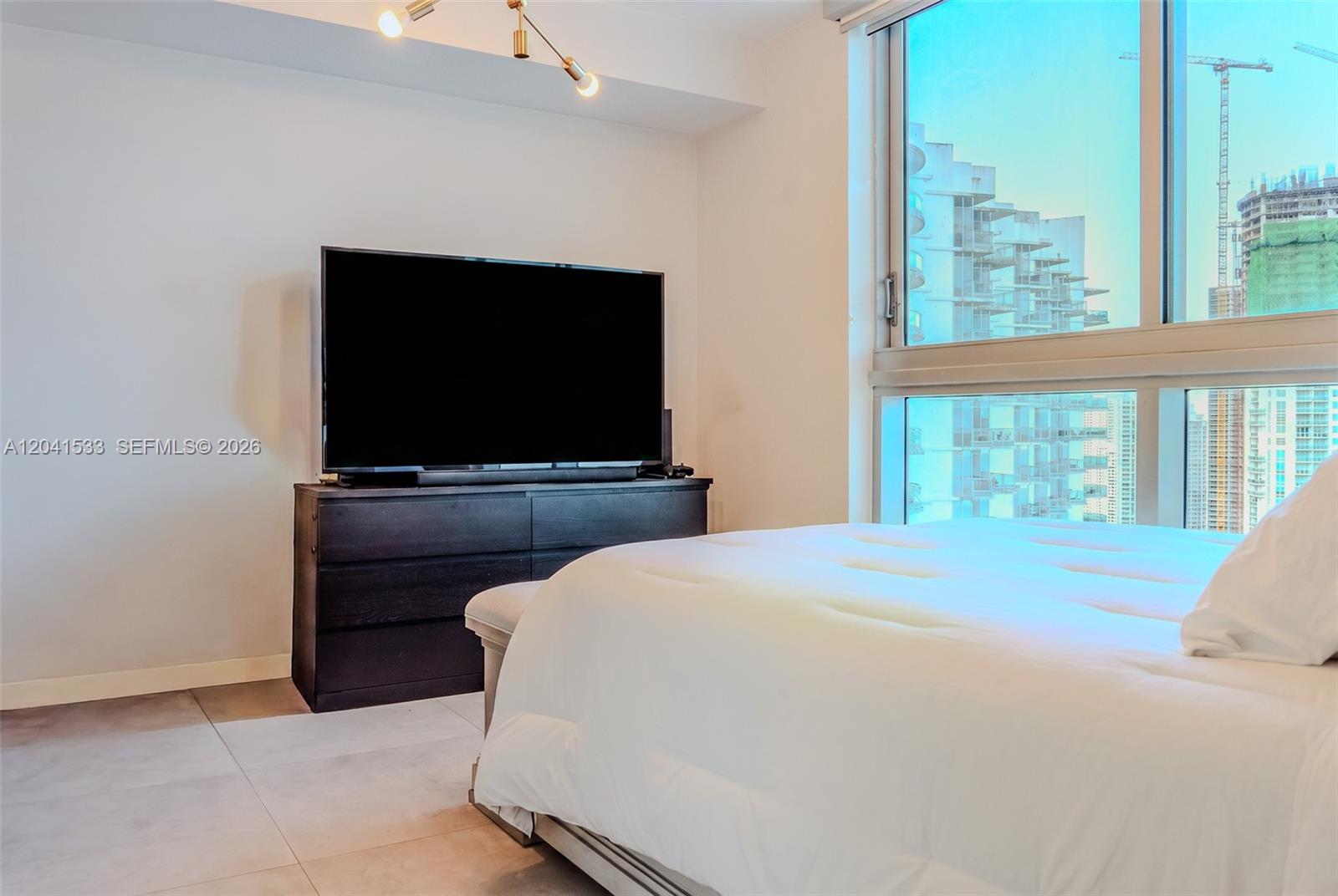 90 Southwest 3rd Street, Unit 3703 Miami, FL 33130 - Photo 15 of 34