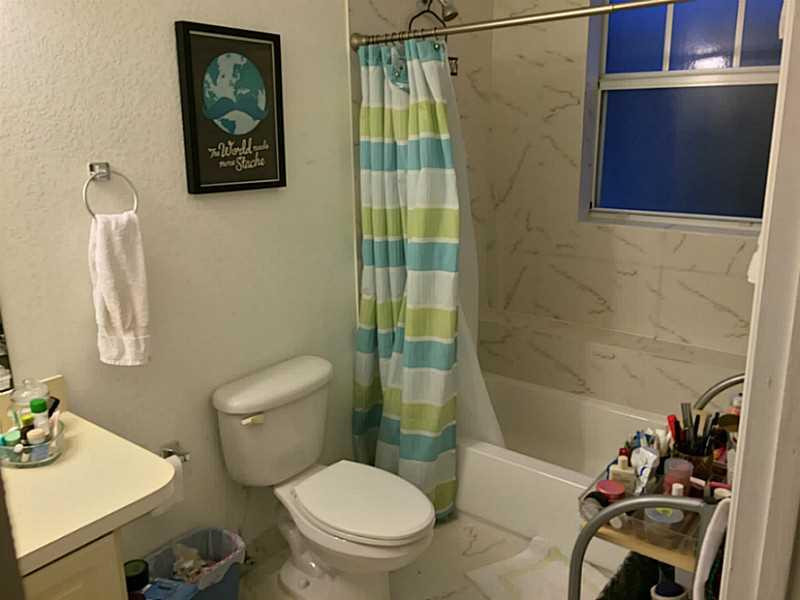 2201 Monroe Street, Unit B2 Hollywood, FL 33020 - Photo 8 of 9 Bathroom.