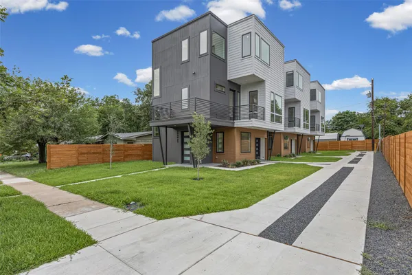 $900,000 | 100 West Odell Street, Unit 1, Austin, TX 78752
