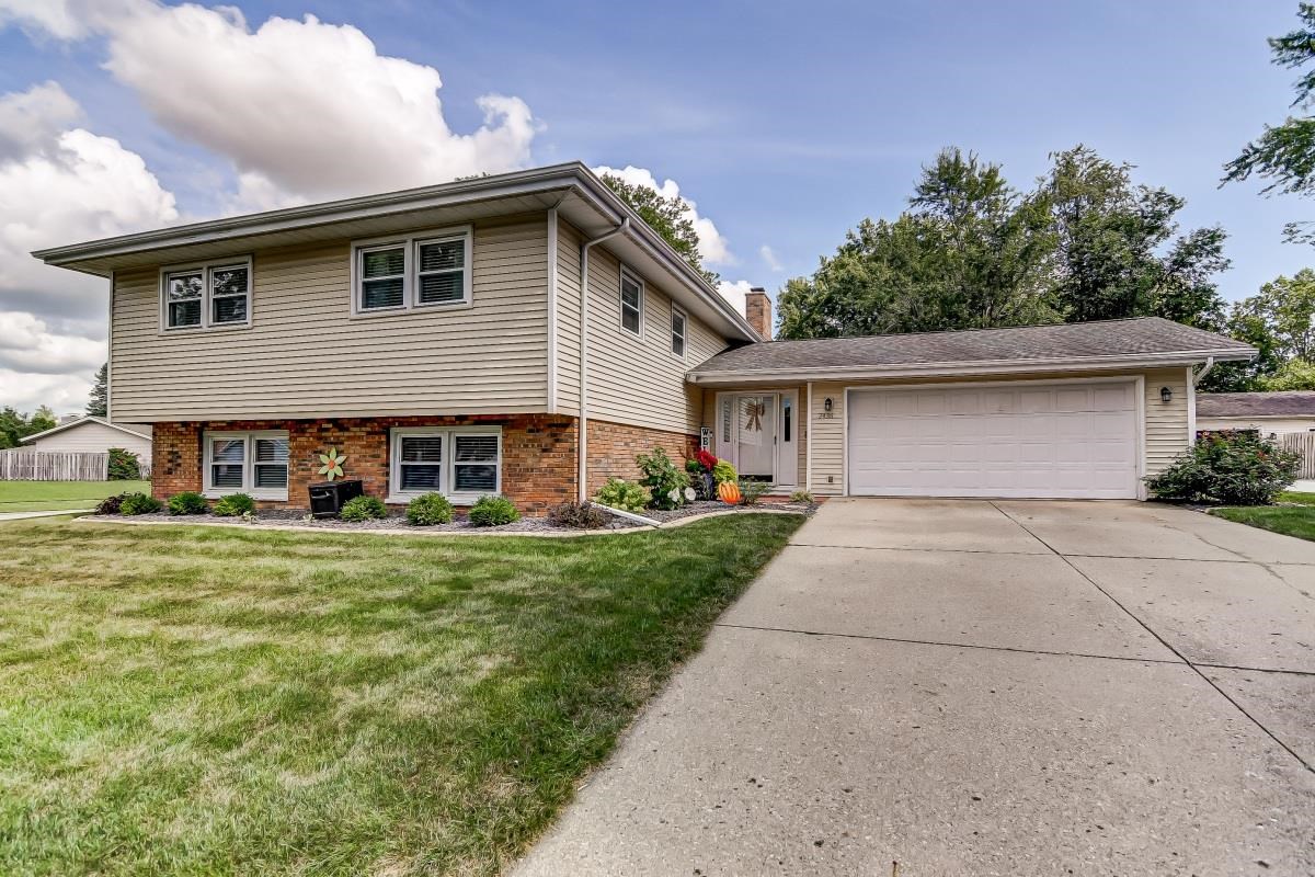 2436 Arrowhead Drive Springfield, IL 62702 - Photo 3 of 40