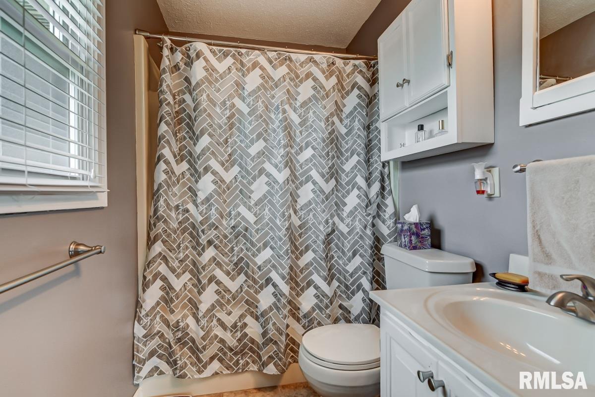2436 Arrowhead Drive Springfield, IL 62702 - Photo 22 of 40
