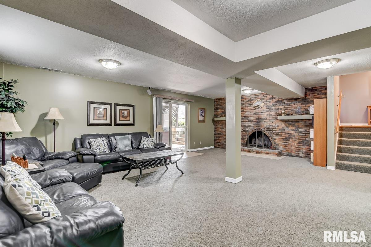 2436 Arrowhead Drive Springfield, IL 62702 - Photo 26 of 40