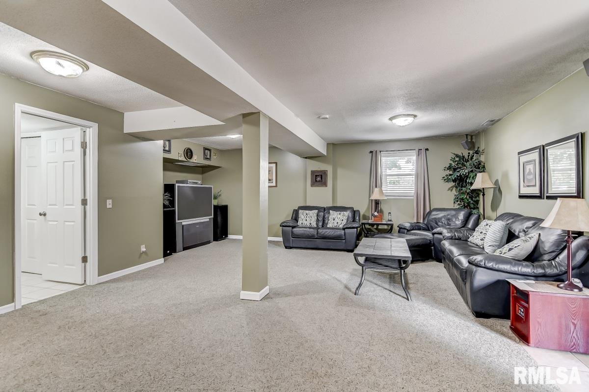 2436 Arrowhead Drive Springfield, IL 62702 - Photo 27 of 40