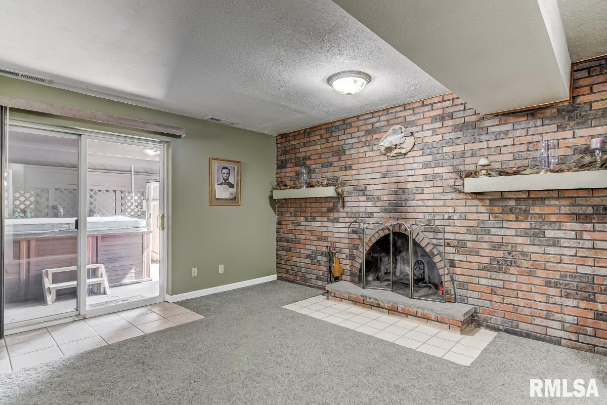 2436 Arrowhead Drive Springfield, IL 62702 - Photo 28 of 40