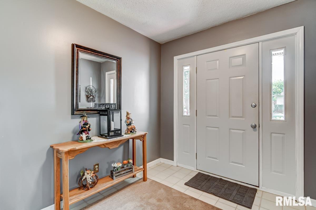 2436 Arrowhead Drive Springfield, IL 62702 - Photo 6 of 40