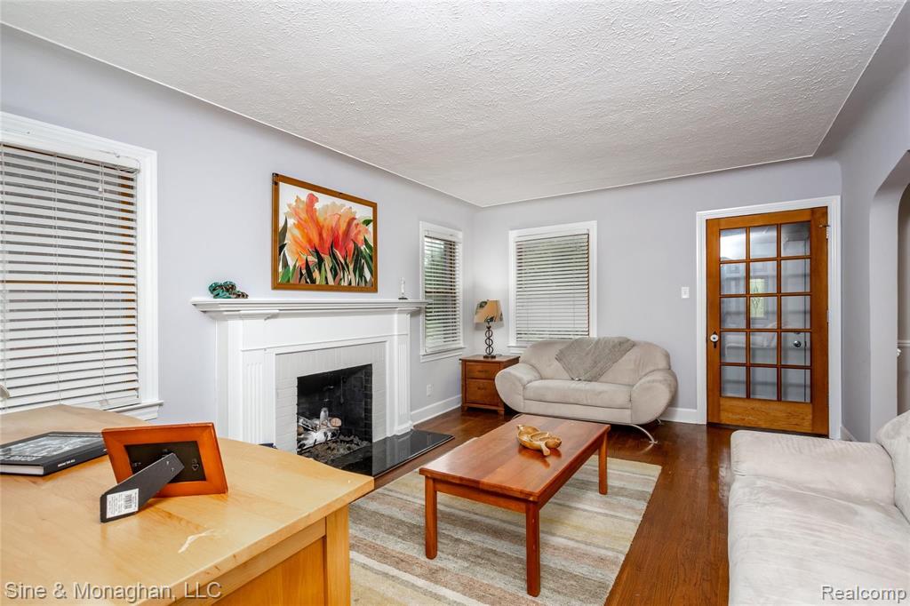 1308 Hampton Road Grosse Pointe, MI 48236 - Photo 14 of 36