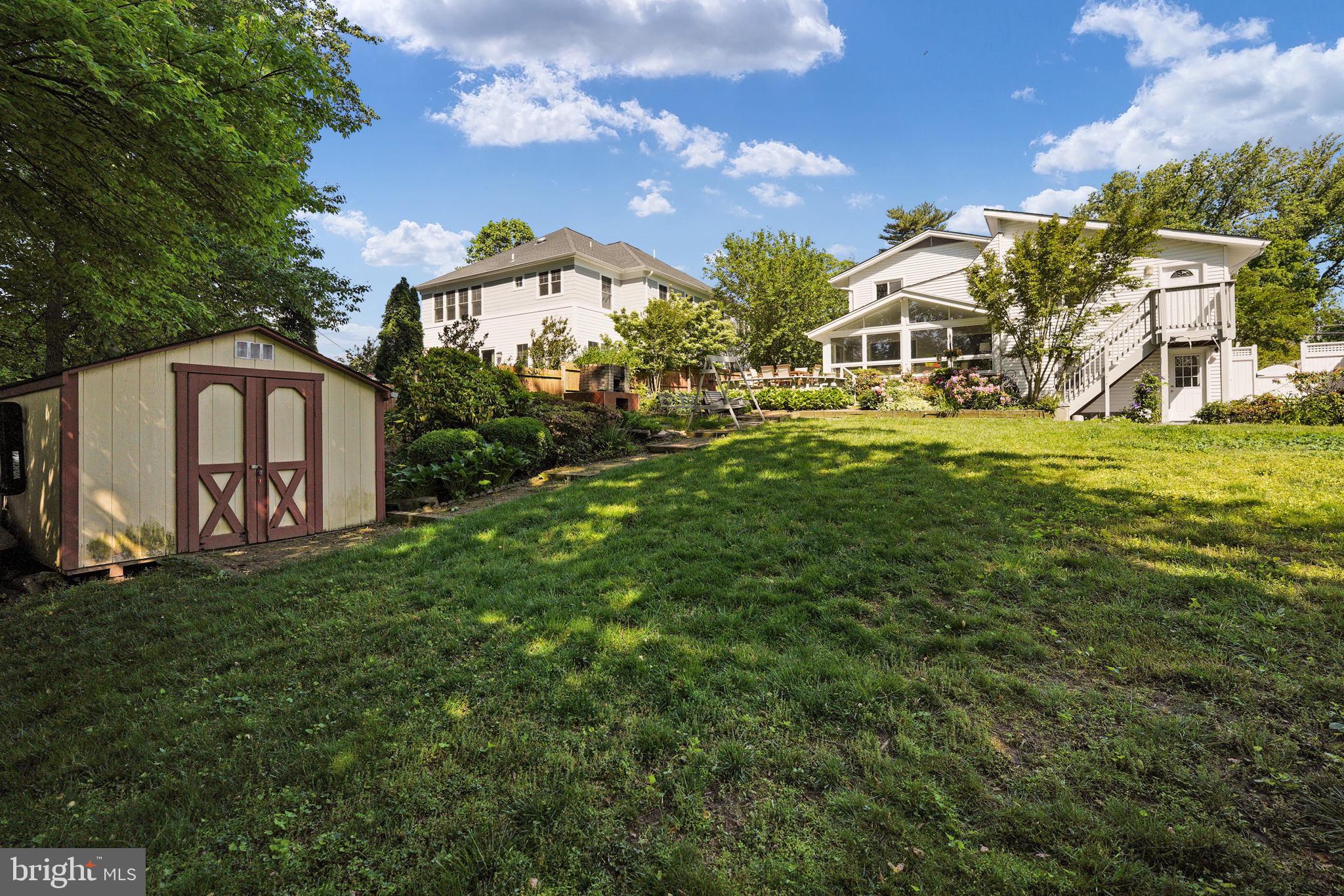 610 Tapawingo Road Southwest Vienna, VA 22180 - Photo 5 of 46 Gallery Image 5