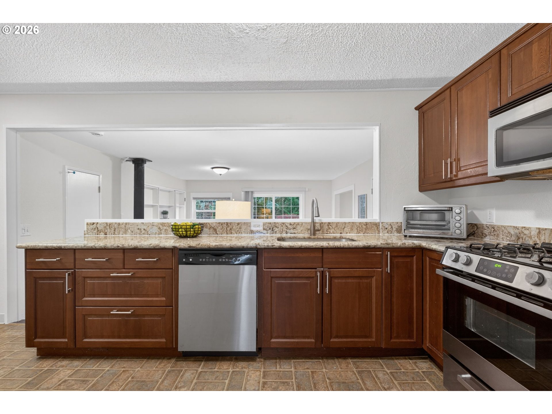 2940 Southwest 121st Avenue Beaverton, OR 97005 - Photo 11 of 46 Kitchen