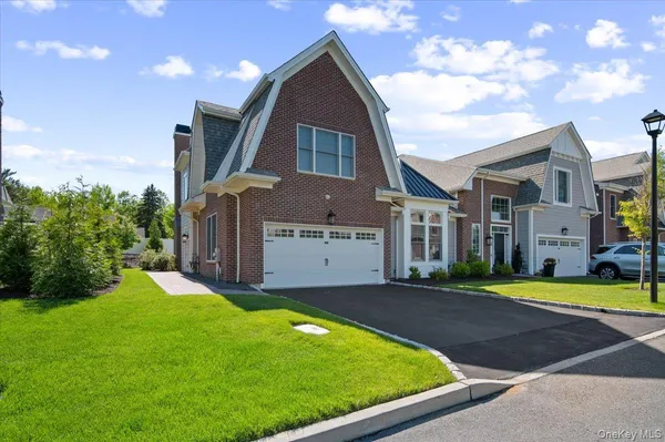 $2,100,000 | 238 Coach Drive, Unit 56, Woodbury, NY 11797
